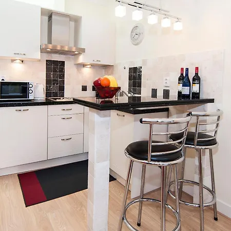 民宿 卡那里斯民宿 *