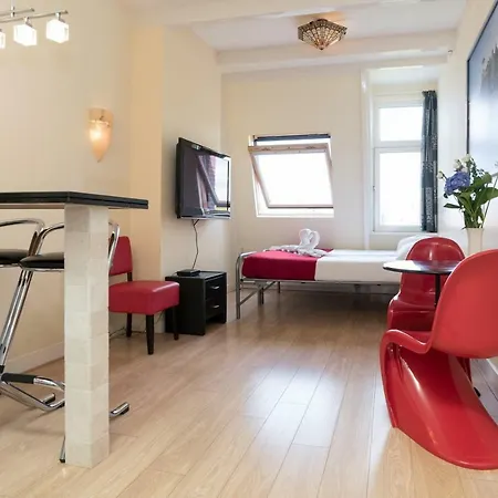 卡那里斯民宿 民宿 *