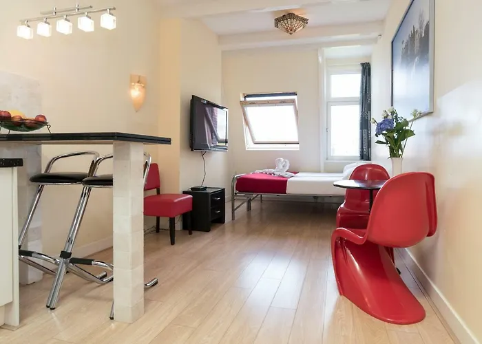 Canaliscious ホームステイ *