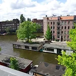 Canaliscious 홈스테이