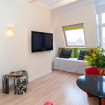 Canaliscious 홈스테이 *