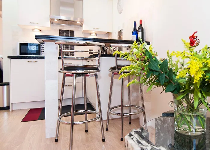 홈스테이 Canaliscious