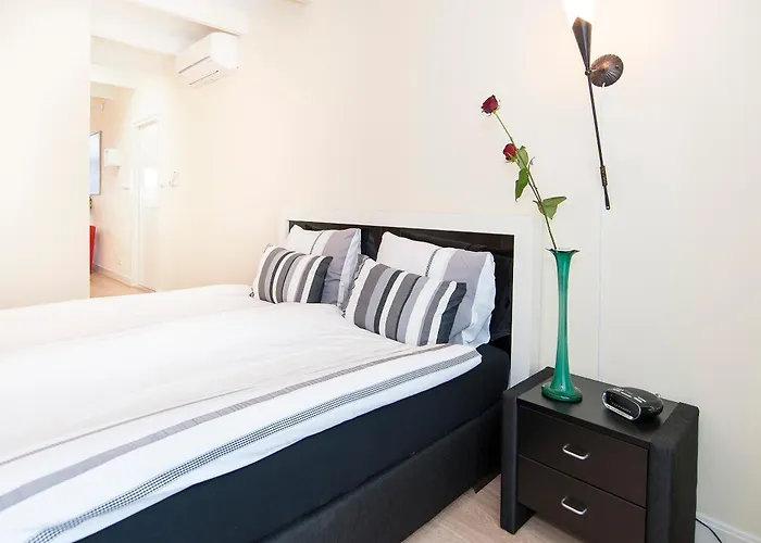 Проживание в семье Canaliscious *